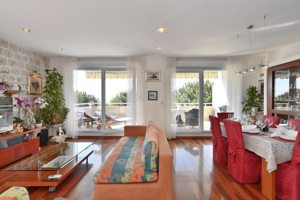 Luxury Seaside Apartment سبليت الغرفة الصورة