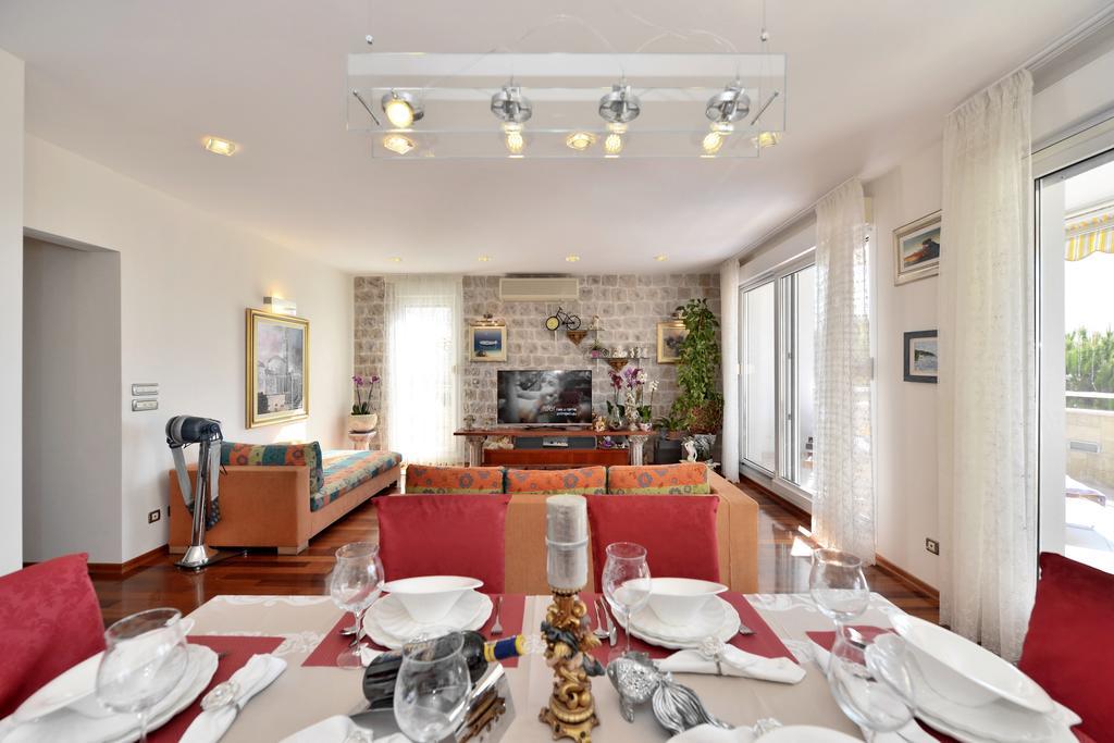 Luxury Seaside Apartment سبليت الغرفة الصورة