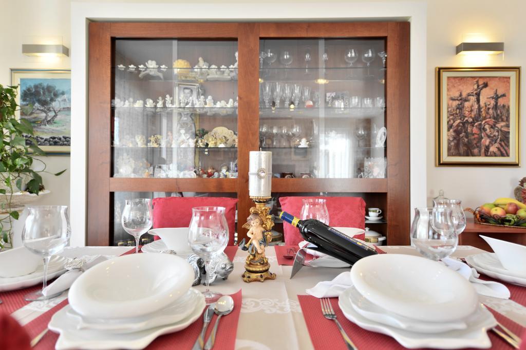 Luxury Seaside Apartment سبليت الغرفة الصورة